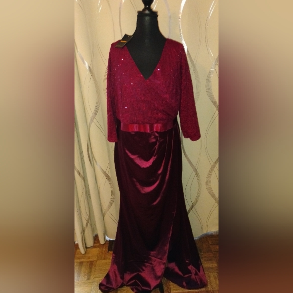 Elegant Burgundy Sequin Evening Gown